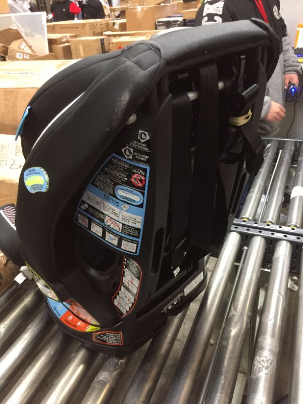 Photo 2 of Graco 4ever DLX 4-in-1 Convertible Car Seat - Zagg