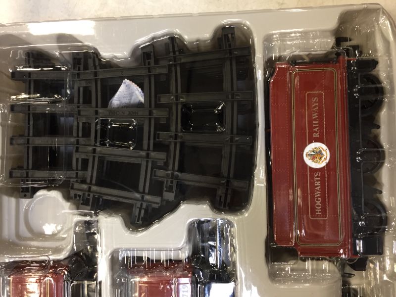 Photo 4 of Lionel Hogwarts Express Ready-to-Play 4-6-0 Set, Battery-powered Model Train Set
