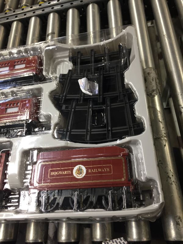 Photo 7 of Lionel Hogwarts Express Ready-to-Play 4-6-0 Set, Battery-powered Model Train Set
