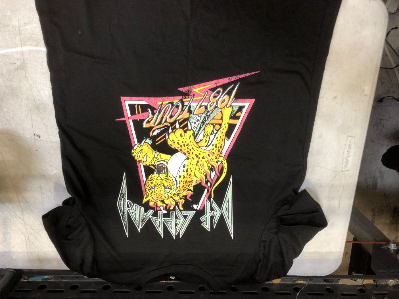 Photo 1 of def leppard shirt large 