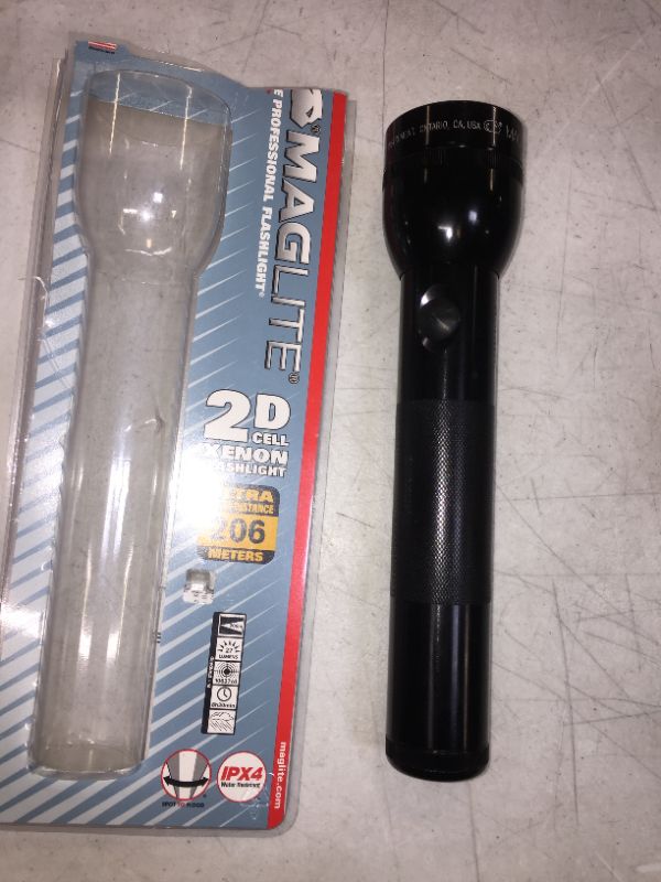 Photo 2 of Maglite Heavy-Duty Incandescent 2-Cell D Flashlight, Black
