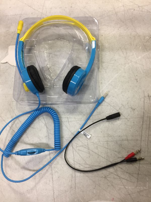 Photo 1 of kids headphones blue