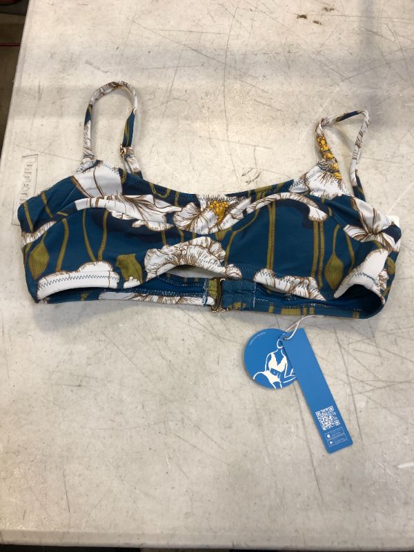 Photo 2 of CUPSHE Tayler Floral Back Hook Bikini Top-MEDIUM
