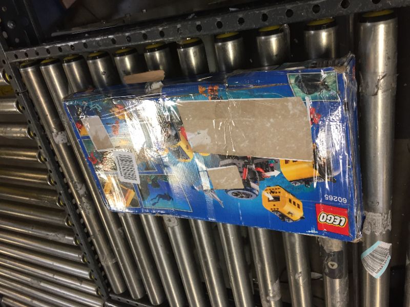 Photo 3 of LEGO City Ocean Exploration Base Playset 60265, with Submarine, Underwater Drone, Diver, Sub Pilot, Scientist and 2 Diver Minifigures, Plus Stingray and Hammerhead Shark Figures (497 Pieces)
