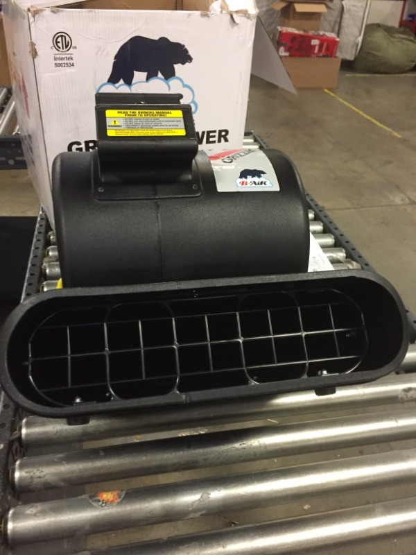 Photo 3 of B-Air Grizzly GP-1 1 HP 3550 CFM Air Grizzly Mover Carpet Dryer Floor Fan for Water Damage Restoration and Pet Cage Dryer
