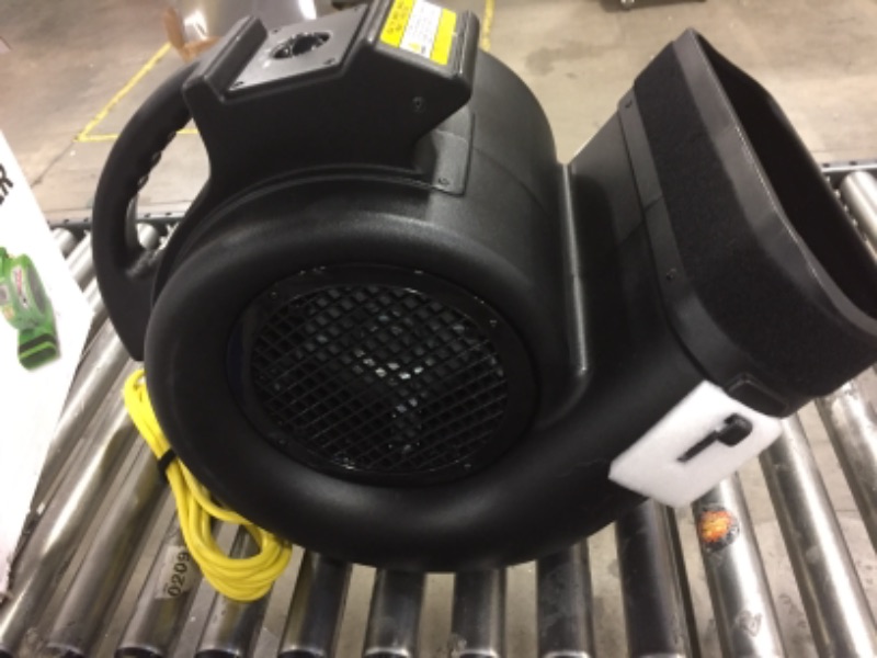 Photo 2 of B-Air Grizzly GP-1 1 HP 3550 CFM Air Grizzly Mover Carpet Dryer Floor Fan for Water Damage Restoration and Pet Cage Dryer
