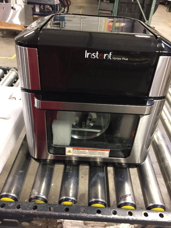 Photo 1 of Instant Vortex Plus 10 qt 7-in-1 Air Fryer Toaster Oven Combo