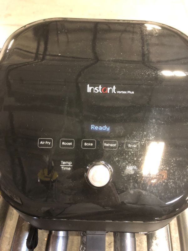 Photo 3 of Instant Vortex Plus Air Fryer with ClearCook, 6 Quart, 6-in-1 Air Fry, Roast, Broil, Bake, Reheat, Dehydrate, Black
