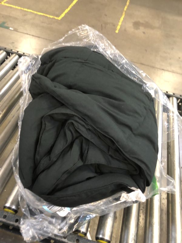 Photo 1 of Edilly All Season Twin Size Soft Quilted Down Alternative Comforter Hotel Duvet Insert with Corner Tabs,Winter Warm Fluffy (Black, Twin/Twin XL)
