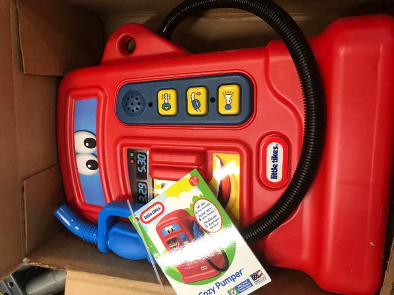 Photo 2 of Little Tikes Cozy Pumper Play Construction Toy