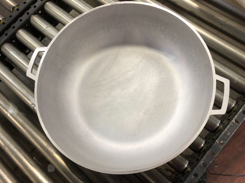 Photo 3 of IMUSA 20.47-in Aluminum Cooking Pan with Lid(s) Included