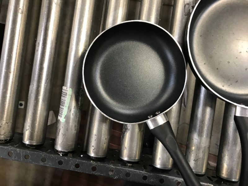 Photo 2 of 3 pc Amazon Basics pans set 