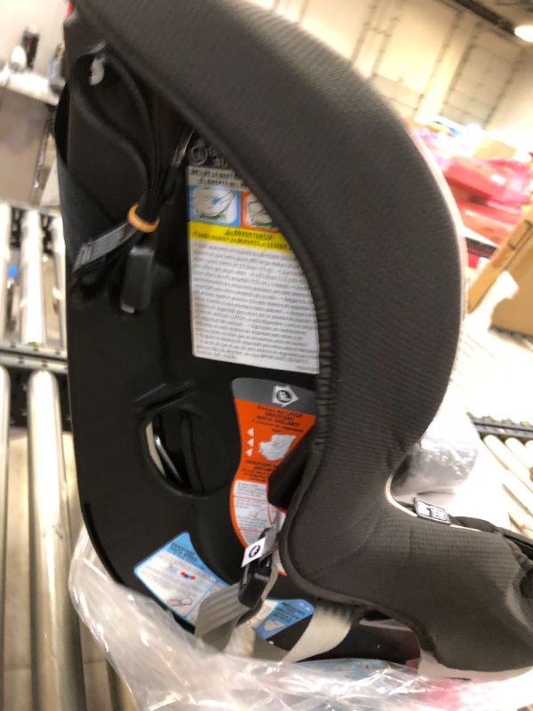 Photo 4 of Graco Extend2Fit Convertible Car Seat, Ride Rear Facing Longer with Extend2Fit, Gotham
