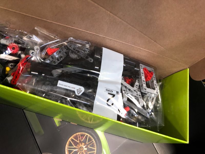 Photo 6 of LEGO Technic Lamborghini Sián FKP 37 (42115), Building Project for Adults, Build and Display This Distinctive Model, a True Representation of The Original Sports Car (3,696 Pieces)
