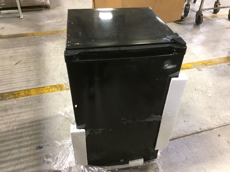 Photo 3 of Midea MRU03M2ABB Upright Freezer Large Black, 3.0 Cubic Feet
