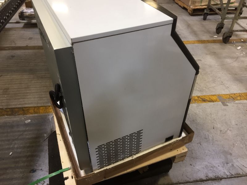 Photo 5 of VEVOR 110V Commercial Ice Maker 440LBS/24H, 77LBS Storage Bin, ETL Approved, Clear Cube, Advanced LCD Panel, SECOP Compressor, Air Cooled, Blue Light, Electric Water Drain Pump, Water Filter, 2Scoops
