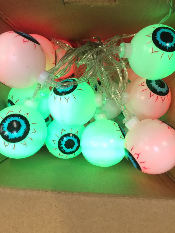 Photo 2 of ***battery not included***Halloween Eyeball String Lights, Halloween Decoration Cute Scary with 30 LED Eyeballs?Waterproof 8 Modes Twinkle Lights?Halloween Indoor/Outdoor for Party, House, Yard, Garden Decorations (Multi)
