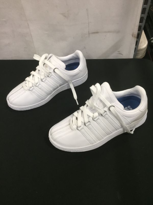 Photo 1 of K-Swiss Women's Classic VN Iconic Fashion Sneaker SIZE 6.5
