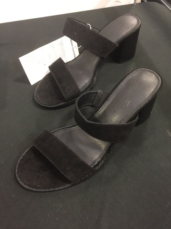 Photo 2 of Amazon Essentials Women's Two Strap Heeled Slide Sandal SIZE 9.5
