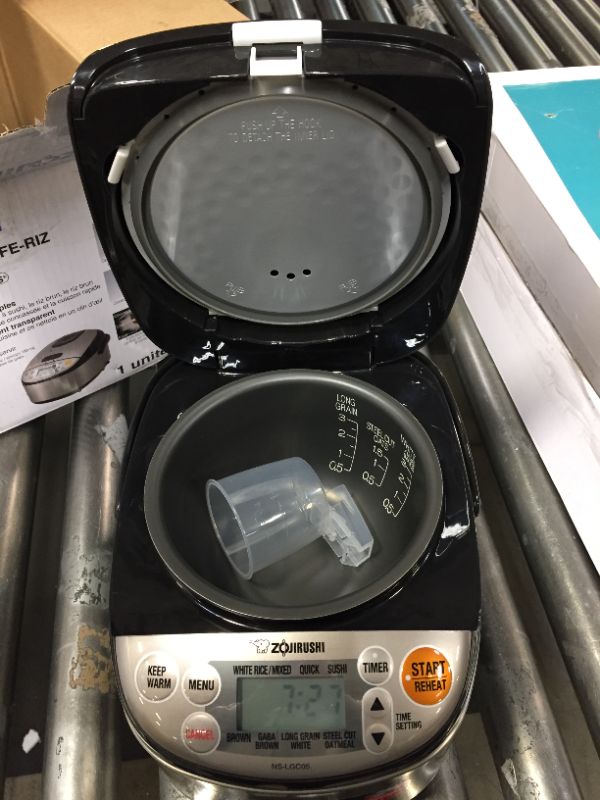 Photo 3 of Zojirushi NS-LGC05XB Micom Rice Cooker & Warmer, 3-Cups (uncooked), Stainless Black
** OPEN BOX **
(( NORMAL USE ))