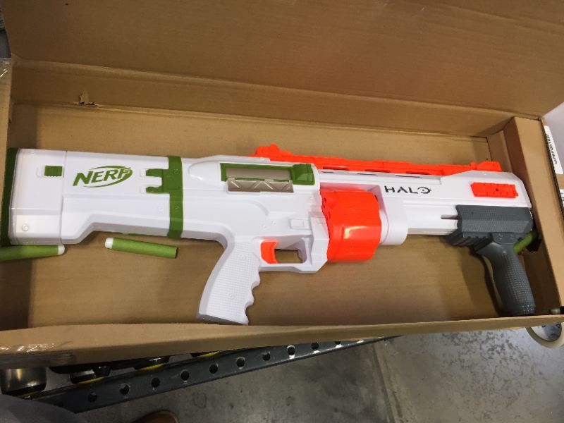 Photo 2 of NERF Halo Bulldog SG Dart Blaster -- Pump-Action, Rotating 10-Dart Drum, Tactical Rails, 10 Official Elite Darts, Skin Unlock Code
** MISSING PARTIAL DARTS **