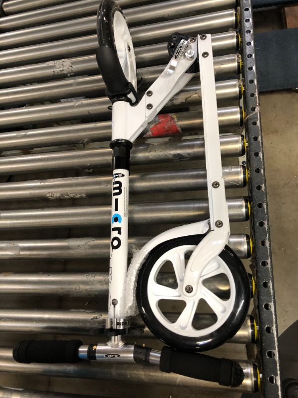 Photo 3 of  MICRO 200mm Scooter-White