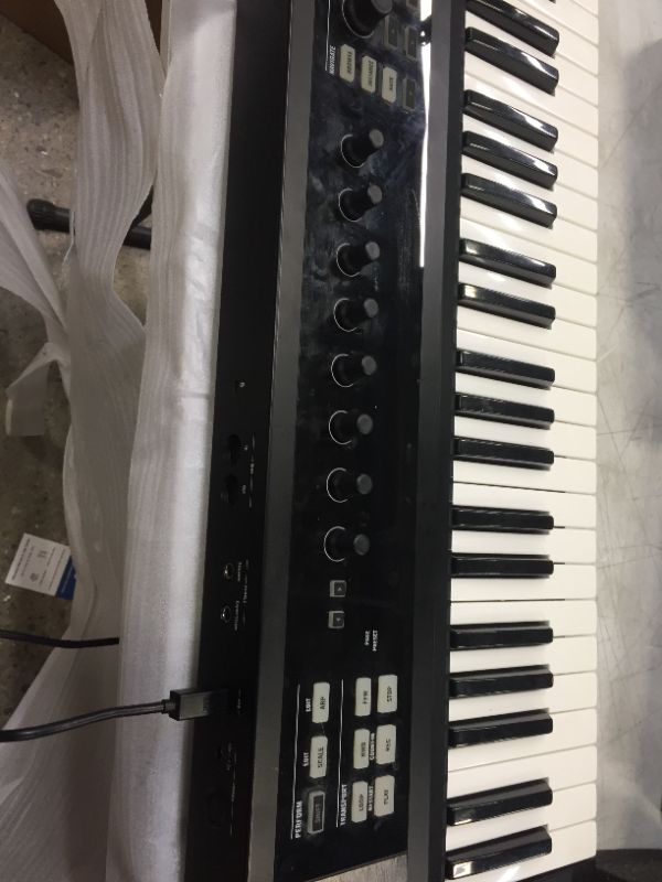 Photo 6 of Native Instruments Komplete Kontrol S49 Smart Keyboard 
