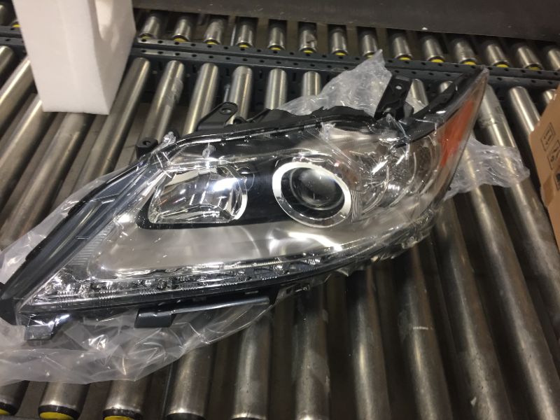 Photo 1 of 1 vehicle headlight --unknown serial number or model--right side 