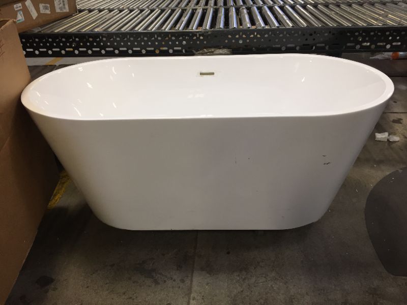 Photo 1 of 59in L x 30in W x 23in H White Oblong Bath Tub 