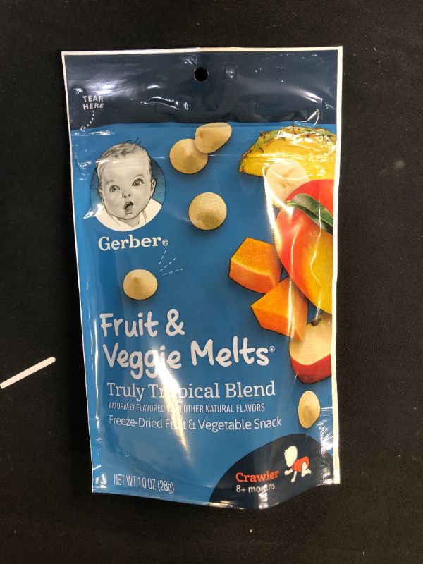 Photo 1 of 7 pack of Gerber Crawler Fruit & Veggie Melts Truly tropical Blend Baby Snacks - 1oz