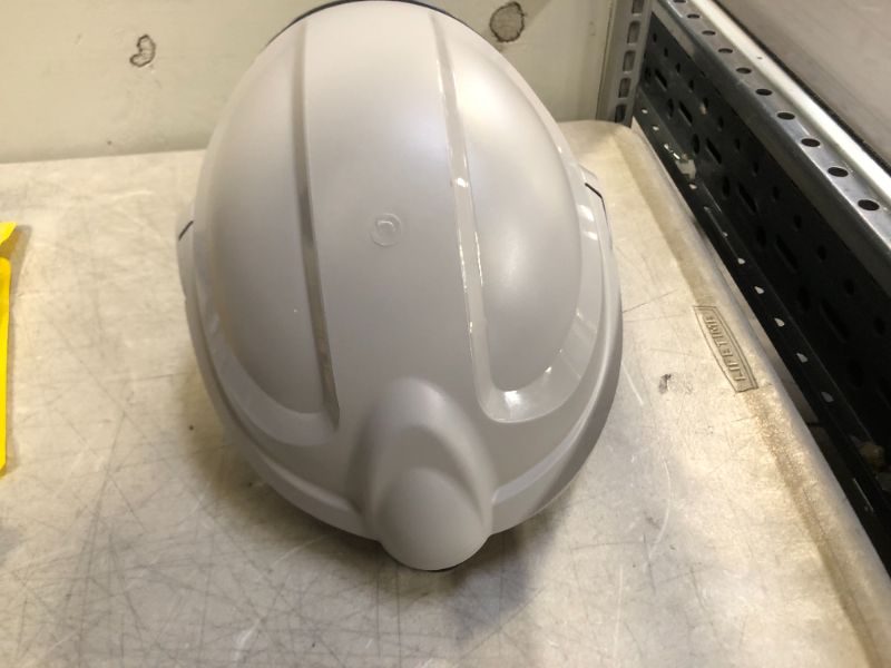 Photo 3 of 3M Versaflo Respiratory Faceshield Assembly M-207, with FlameResistant Faceseal, 1 EA/Case Gray
