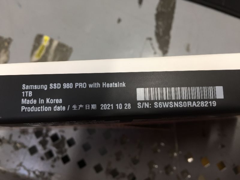 Photo 3 of Samsung Electronics 980 PRO SSD with Heatsink 1TB PCIe Gen 4 NVMe M.2 Internal Solid State Hard Drive, Heat Control, Max Speed, PS5 Compatible, MZ-V8P1T0CW
