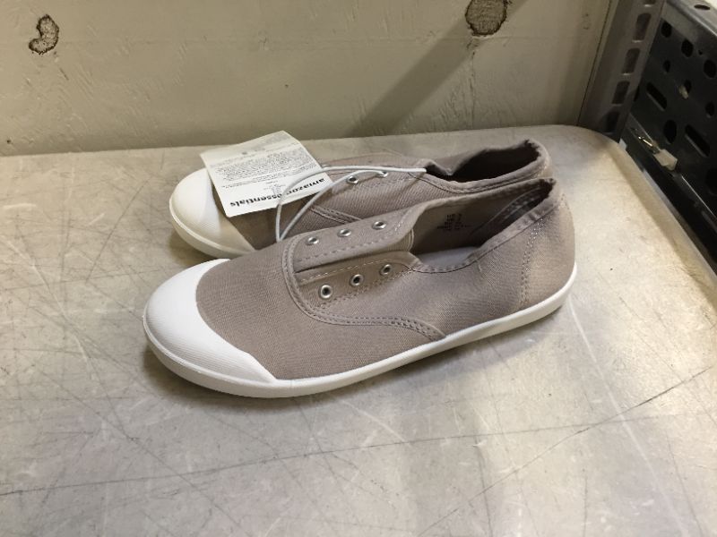 Photo 1 of Amazon Essentials Unisex-Child Slip on Canvas Sneaker
