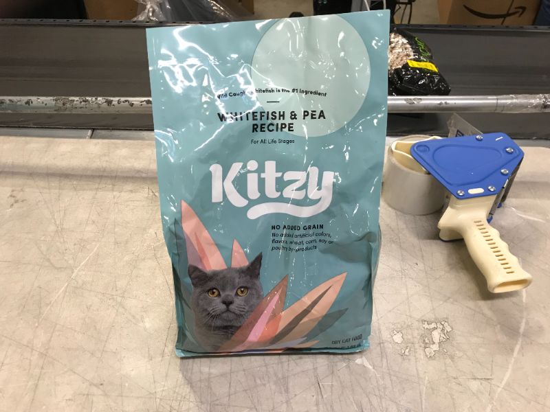 Photo 2 of Amazon Brand – Kitzy Dry Cat Food, No Added Grains (Turkey/Whitefish & Pea Recipe)
