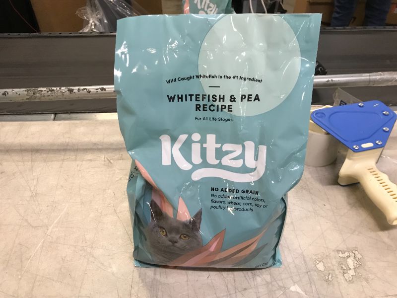 Photo 2 of Amazon Brand – Kitzy Dry Cat Food, No Added Grains (Turkey/Whitefish & Pea Recipe)
