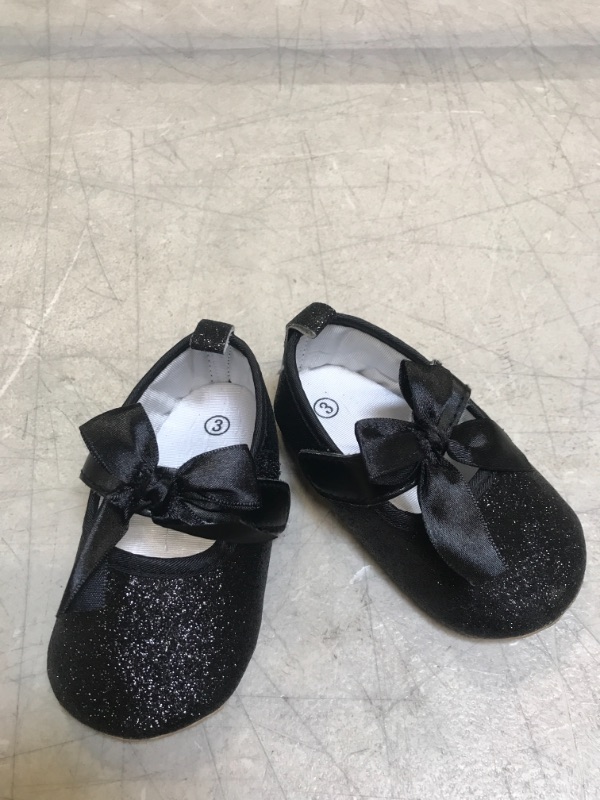 Photo 1 of Generic Black Child's Dress Shoes. Size 3