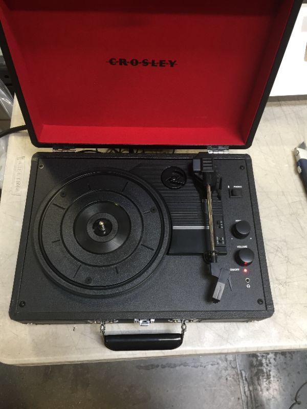 Photo 4 of Crosley CR8005D-BK Cruiser Deluxe Vintage 3-Speed Bluetooth Suitcase Turntable, Midnight
