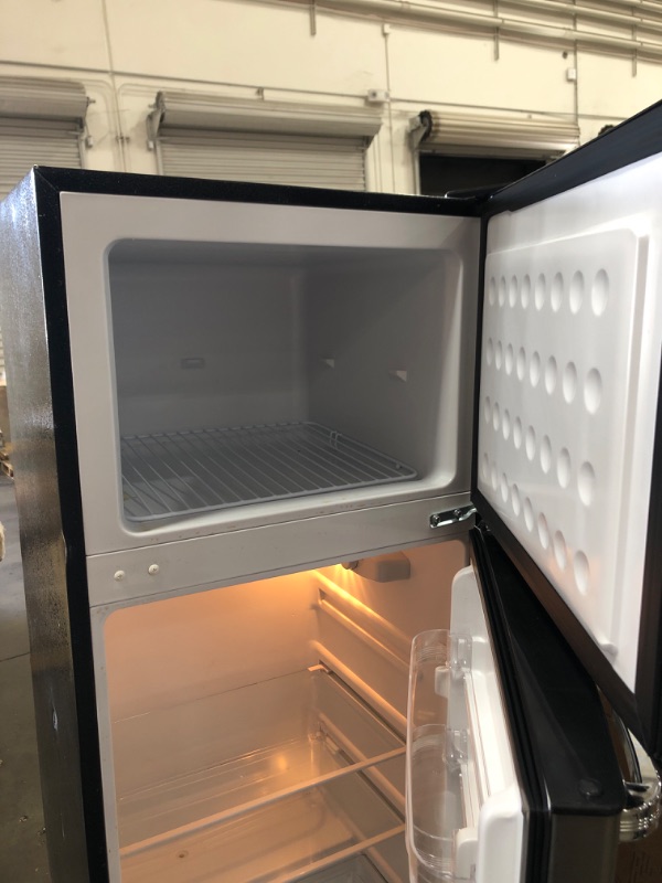 Photo 4 of ***PARTS ONLY*** Frigidaire EFR751, 2 Door Apartment Size Refrigerator with Freezer, 7.2 cu ft, Platinum Series, Stainless Steel, 7.5
