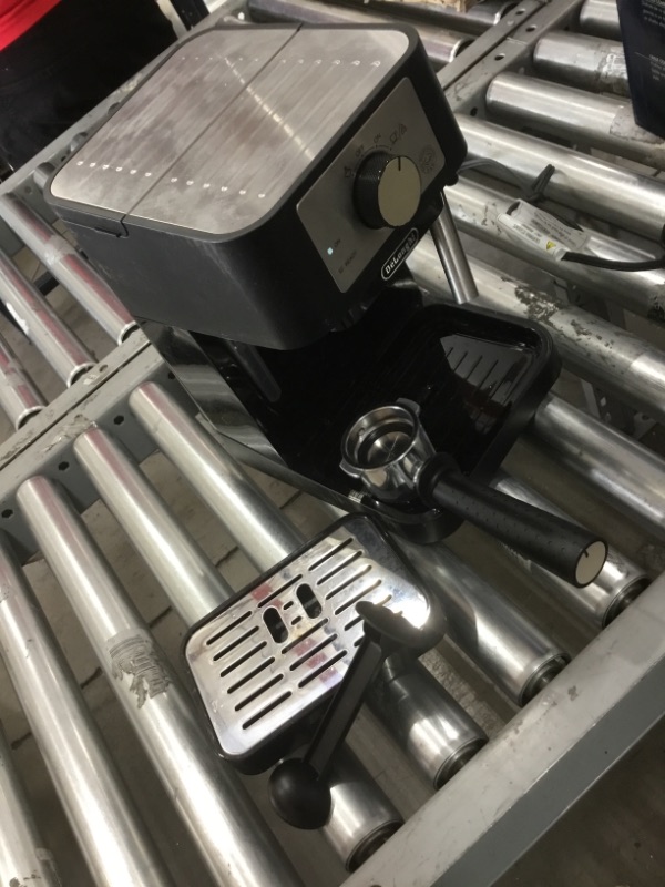 Photo 2 of 
DeLonghi
De'Longhi Stilosa Black and SS 15-Bar Pump Espresso Maker