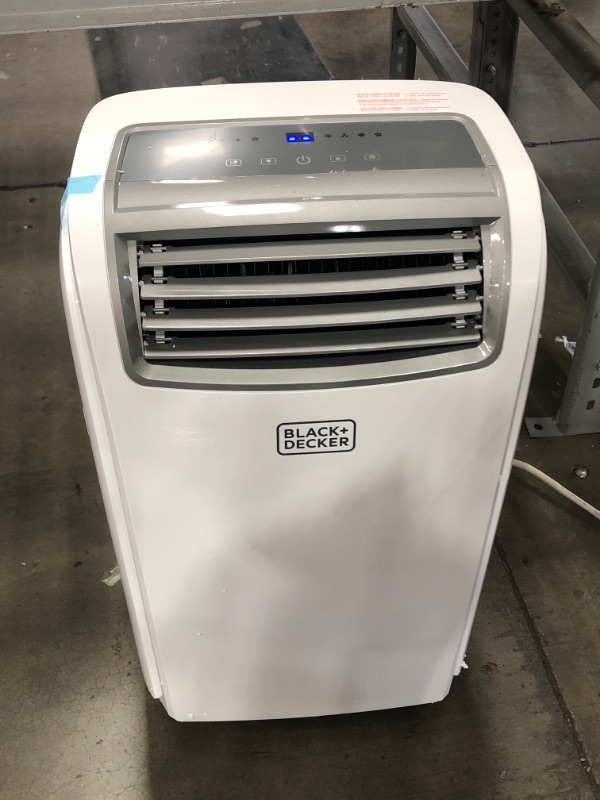 Photo 2 of USED: BLACK+DECKER 8,000 BTU DOE (14,000 BTU ASHRAE) Portable Air Conditioner with Remote Control, White 17.1 x 13.8 x 28.1 inches
