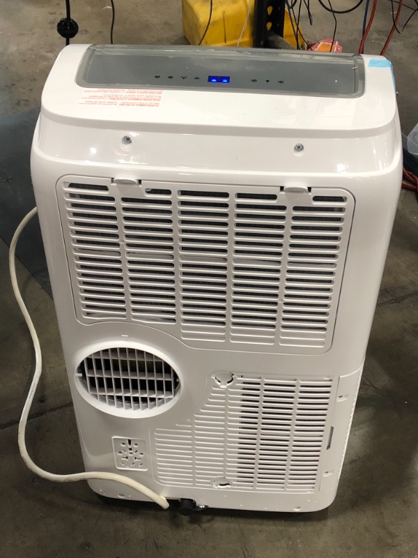 Photo 4 of USED: BLACK+DECKER 8,000 BTU DOE (14,000 BTU ASHRAE) Portable Air Conditioner with Remote Control, White 17.1 x 13.8 x 28.1 inches
