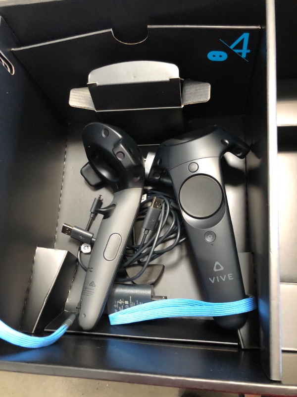 Photo 9 of HTC VIVE Cosmos Elite VR Headset
