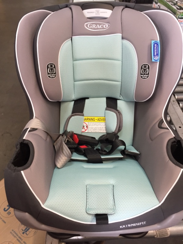 Photo 3 of Graco Extend2Fit Convertible Car Seat, Ride Rear Facing Longer with Extend2Fit, Spire
