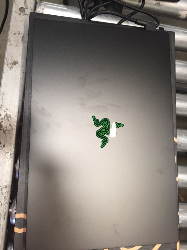 Photo 7 of **DAMAGED SCREEN** Razer - Blade 15 Advanced - 15.6" Gaming Laptop - 4K OLED - Intel Core I9-11900 - NVIDIA GeForce RTX 3080 - 32GB RAM - 1TB SSD - Black
