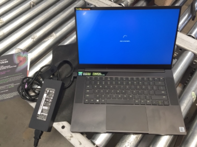 Photo 2 of Razer Blade 15 RZ09-03287E22-R3U1 Gaming Laptop
 RTX 2070 MAXQ
16GB RAM
512GB SSD
I7-10750H PROCESSOR
