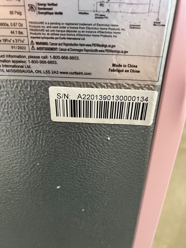 Photo 6 of FRIGIDAIRE EFR372-PINK 3.2 Cu Ft Pink Retro Compact Rounded Corner Premium Mini Fridge
MINOR DENTS