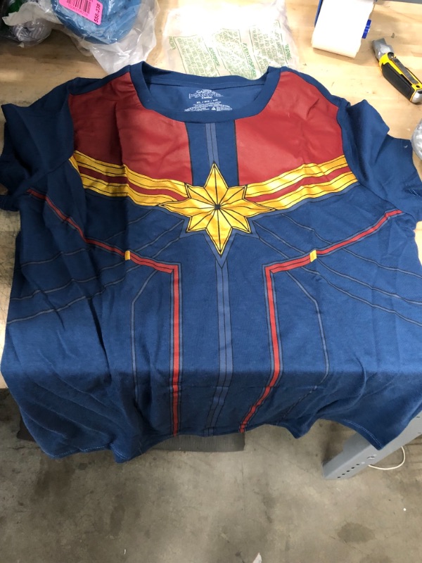 Photo 1 of marvel captain marvel kids t shirt, xl