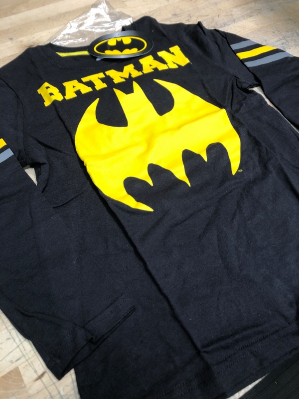 Photo 3 of BATMAN BOYS DC COMICS ICONIC LOGO GRAPHIC LONG SLEEVE SHORT & SLEEVE 2 PACK SIZE 8