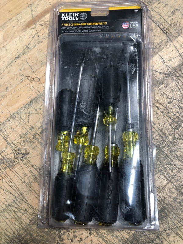 Photo 2 of "Klein 85076 Durable Chrome Cushion-Grip Screwdriver Set - 7pc"
