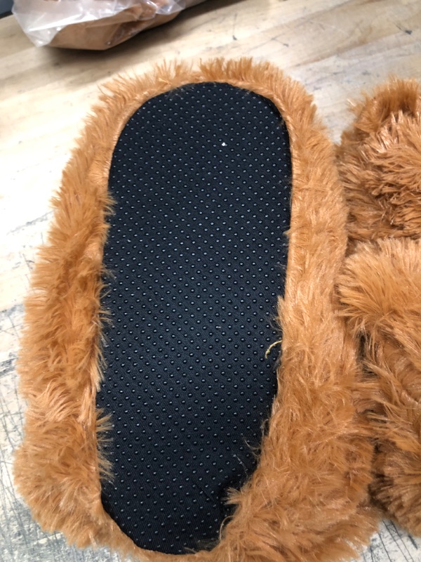 Photo 2 of BROWN M BEAR SLIPPERS (ALaDD)